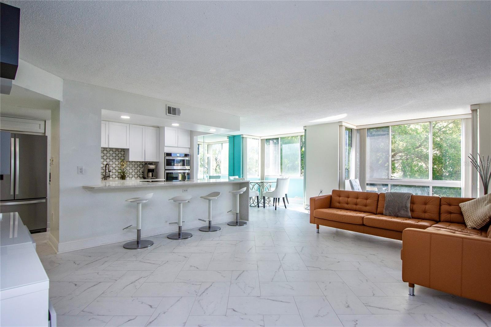 Image 9 of 62 For 660 Island Way #206  206