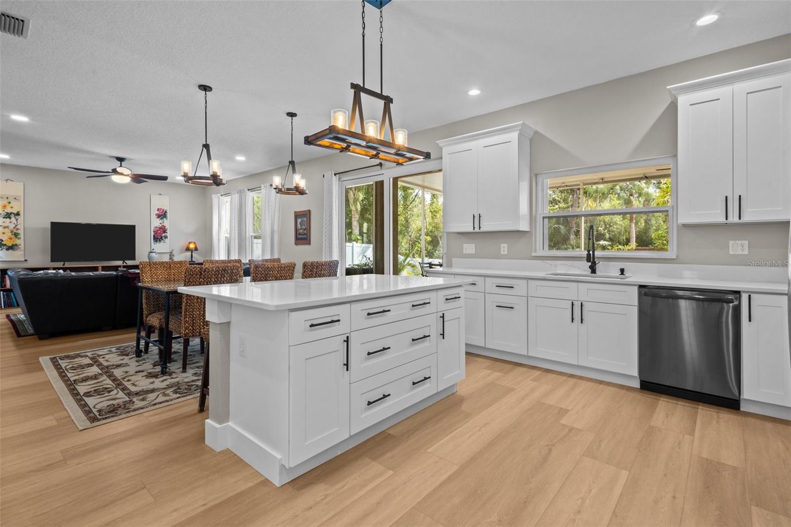 Listing photo id 11 for 19101 Marisa Ridge Place