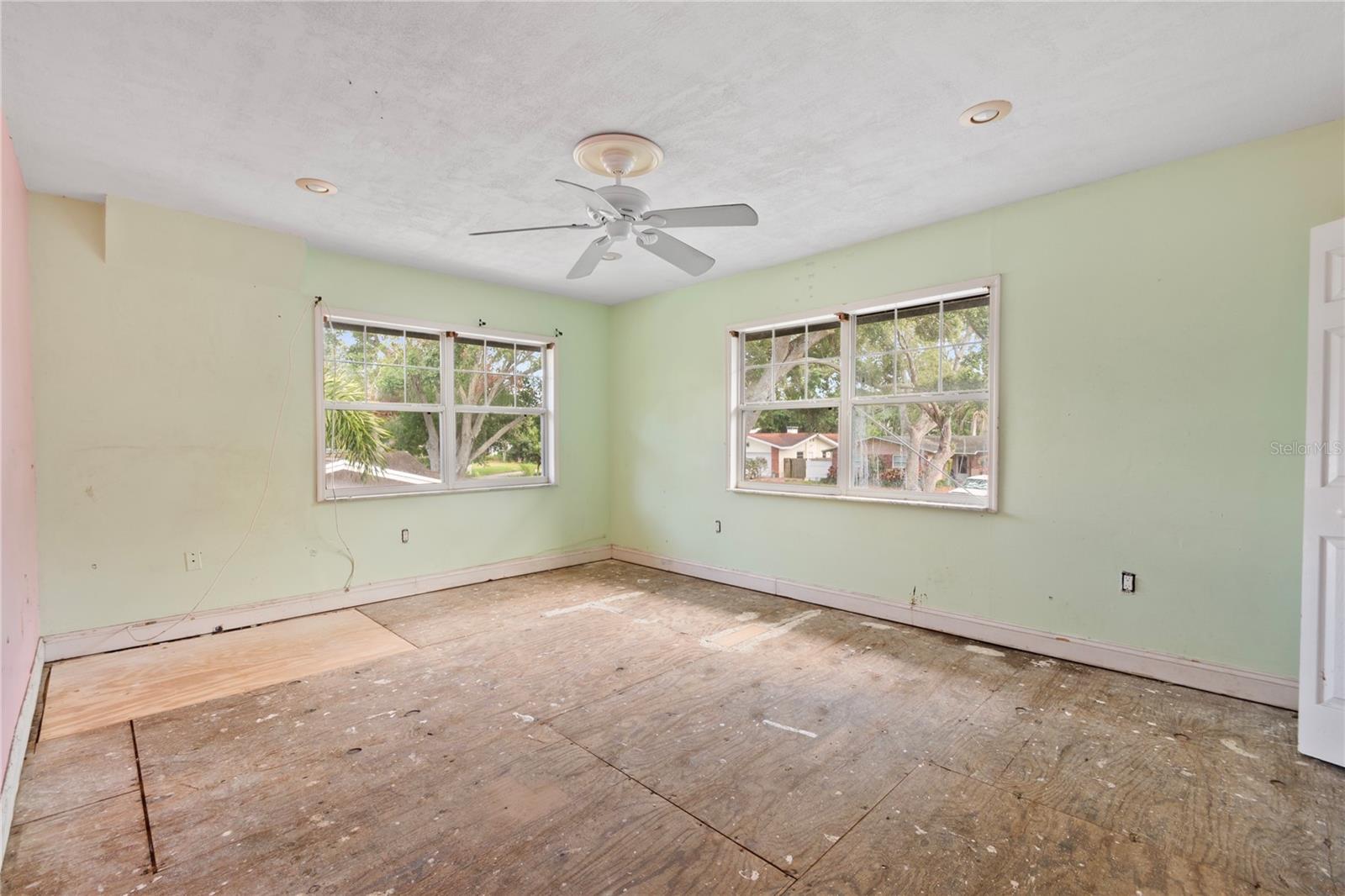 Image 13 of 15 For 2493 6th Avenue Sw