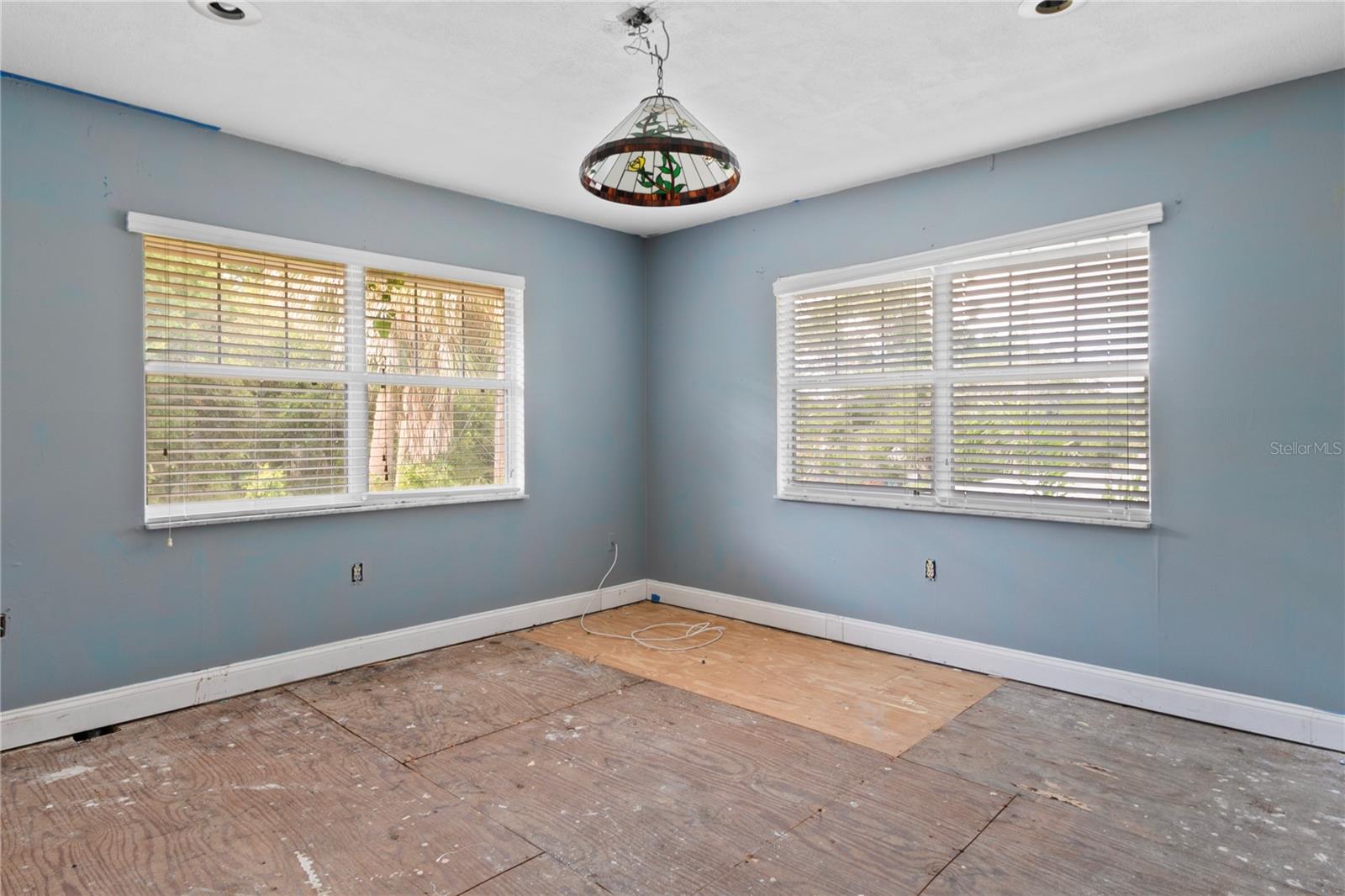 Image 14 of 15 For 2493 6th Avenue Sw