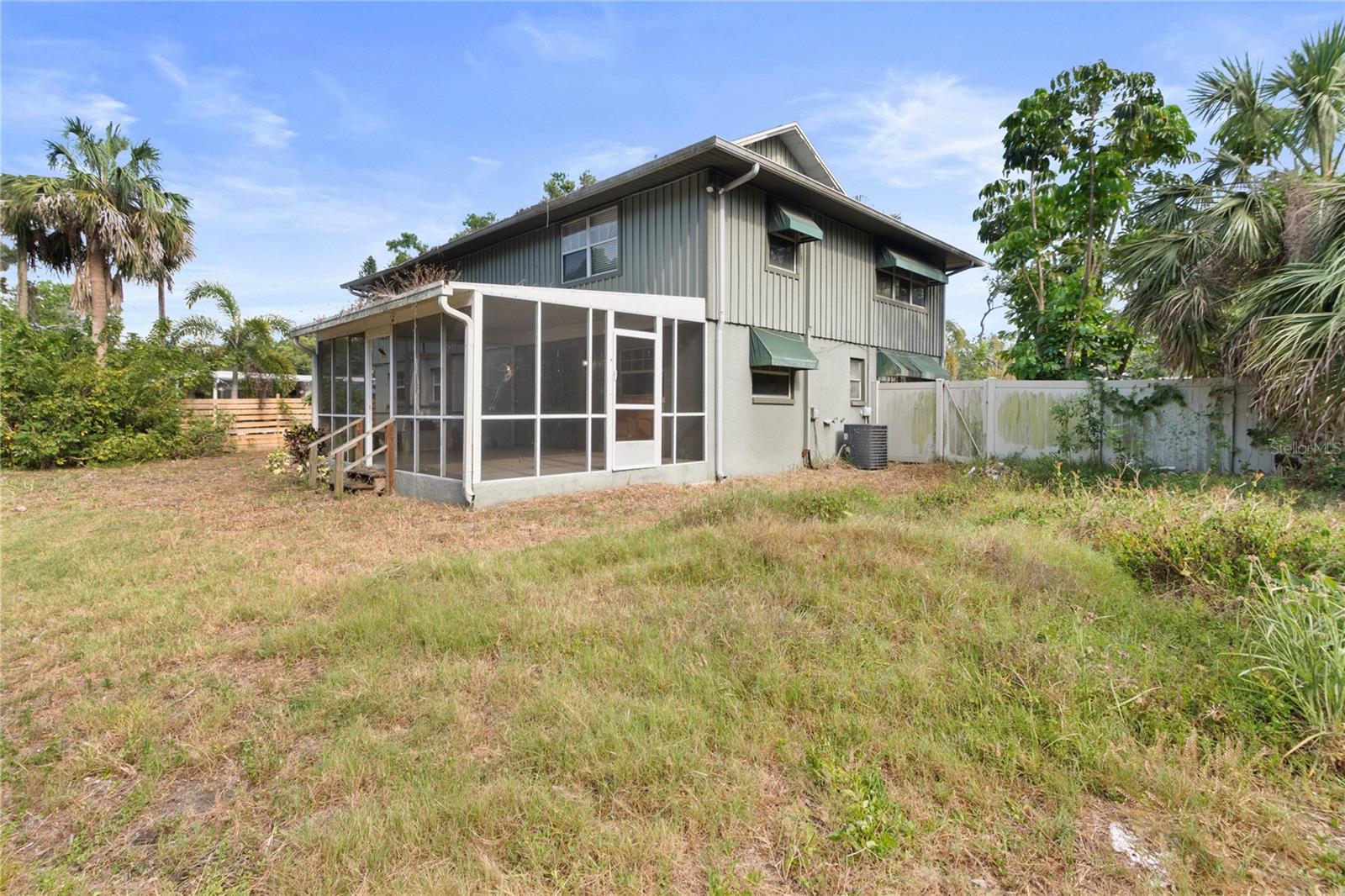 Image 3 of 15 For 2493 6th Avenue Sw