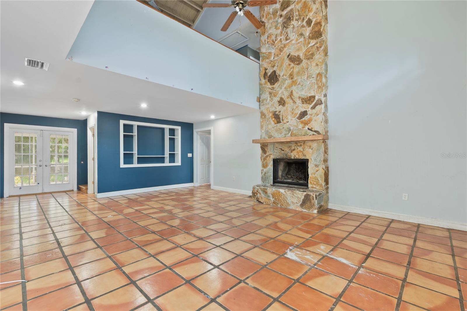 Image 4 of 15 For 2493 6th Avenue Sw