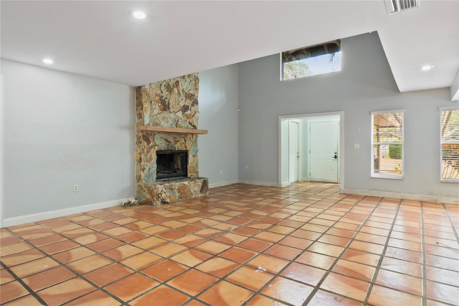 Image 5 of 15 For 2493 6th Avenue Sw