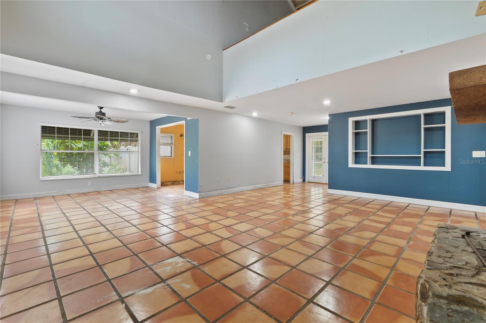 Image 6 of 15 For 2493 6th Avenue Sw