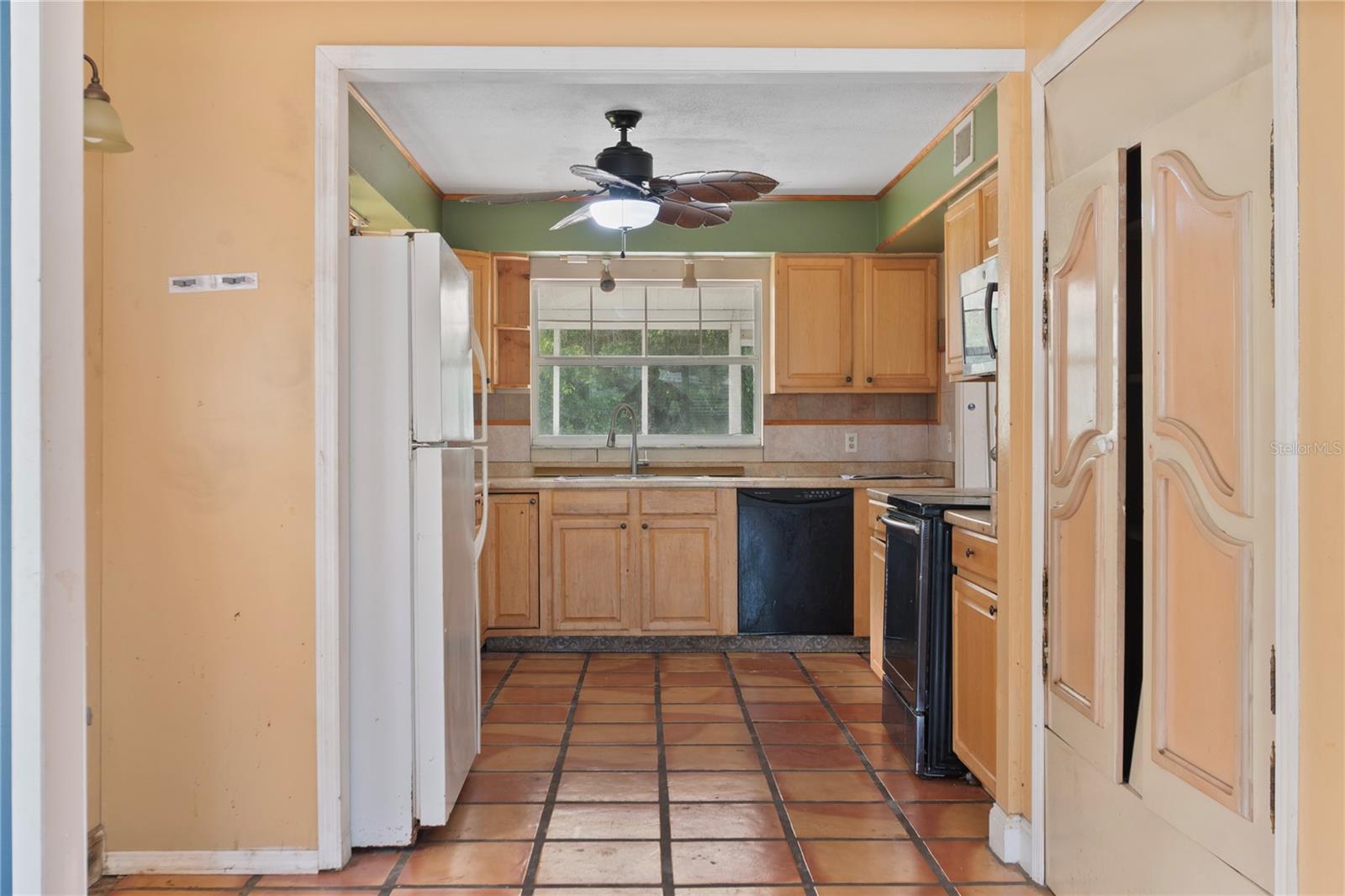 Image 8 of 15 For 2493 6th Avenue Sw
