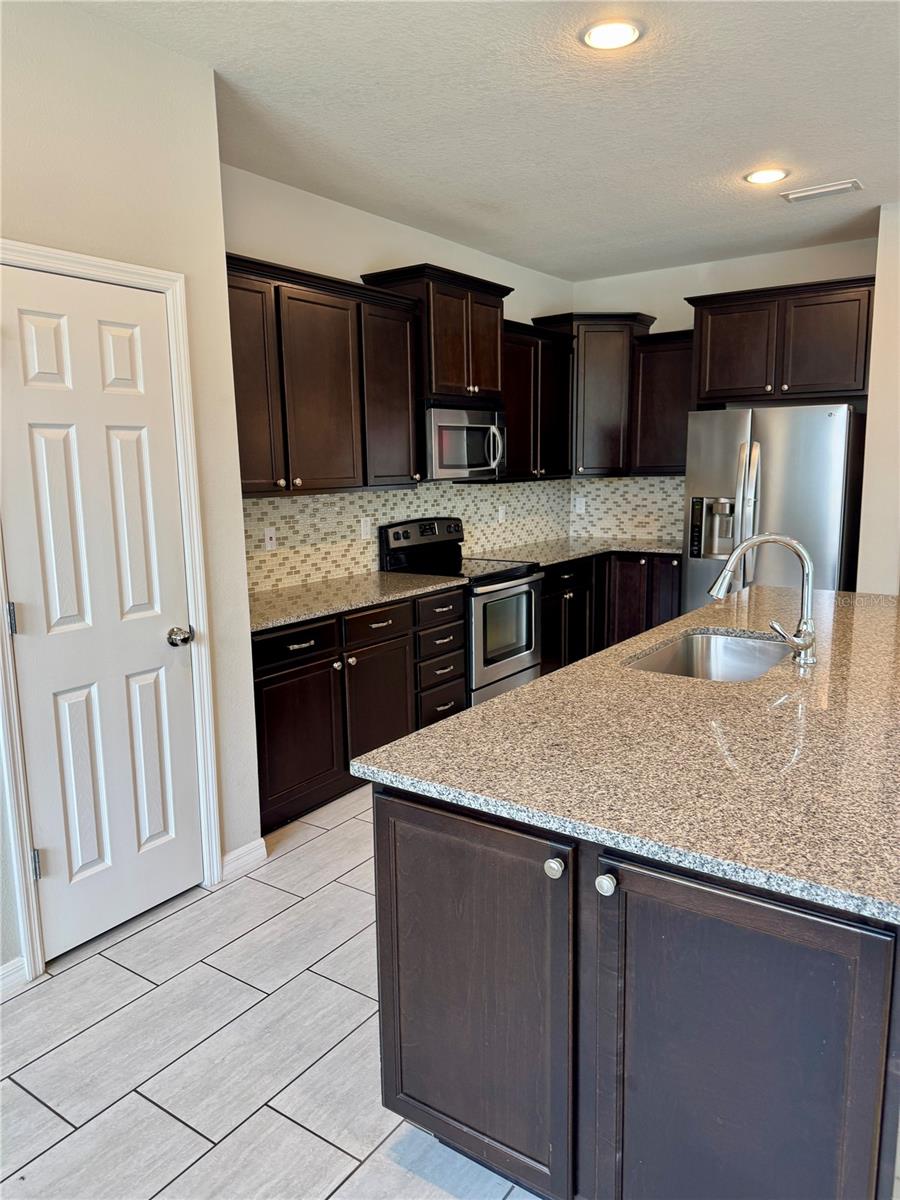 Image 4 of 23 For 6325 Yellow Buckeye Drive