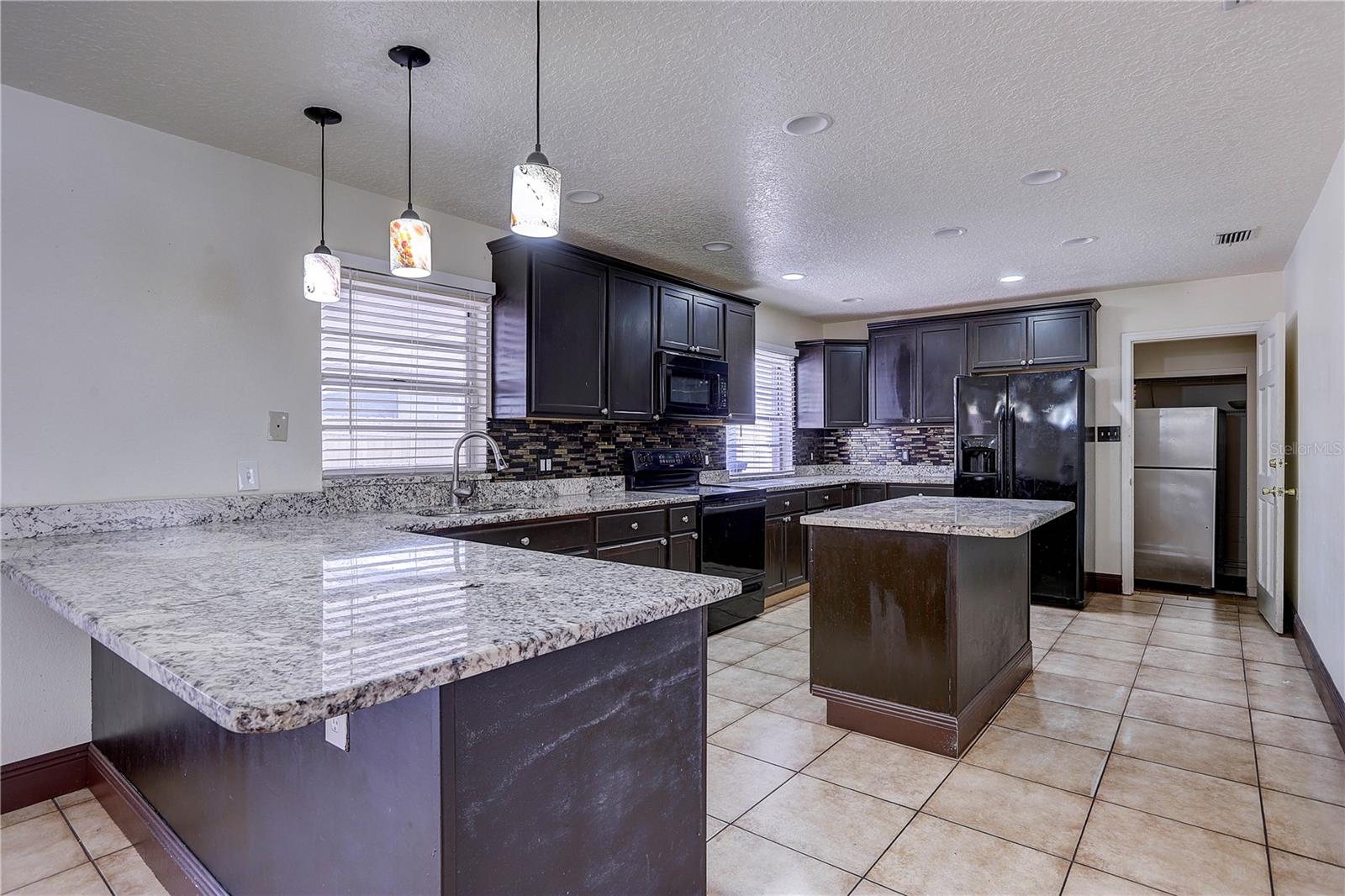 Image 18 of 26 For 7117 Wrenwood Circle