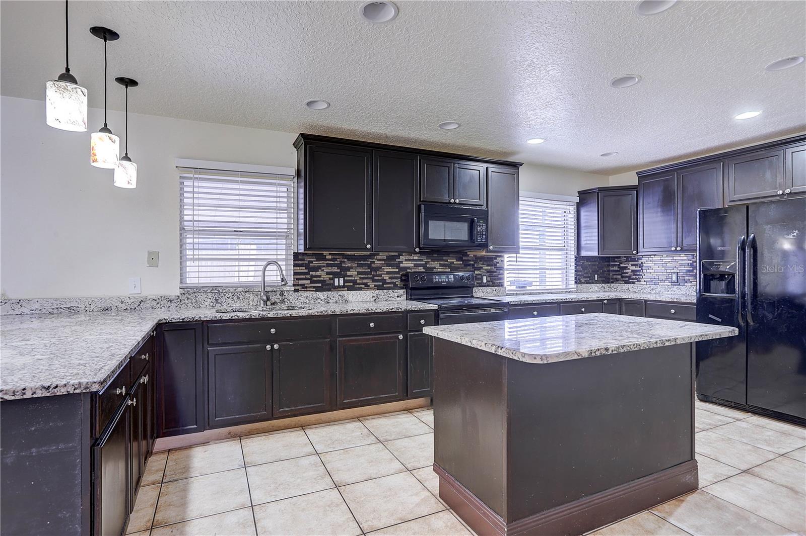 Image 19 of 26 For 7117 Wrenwood Circle