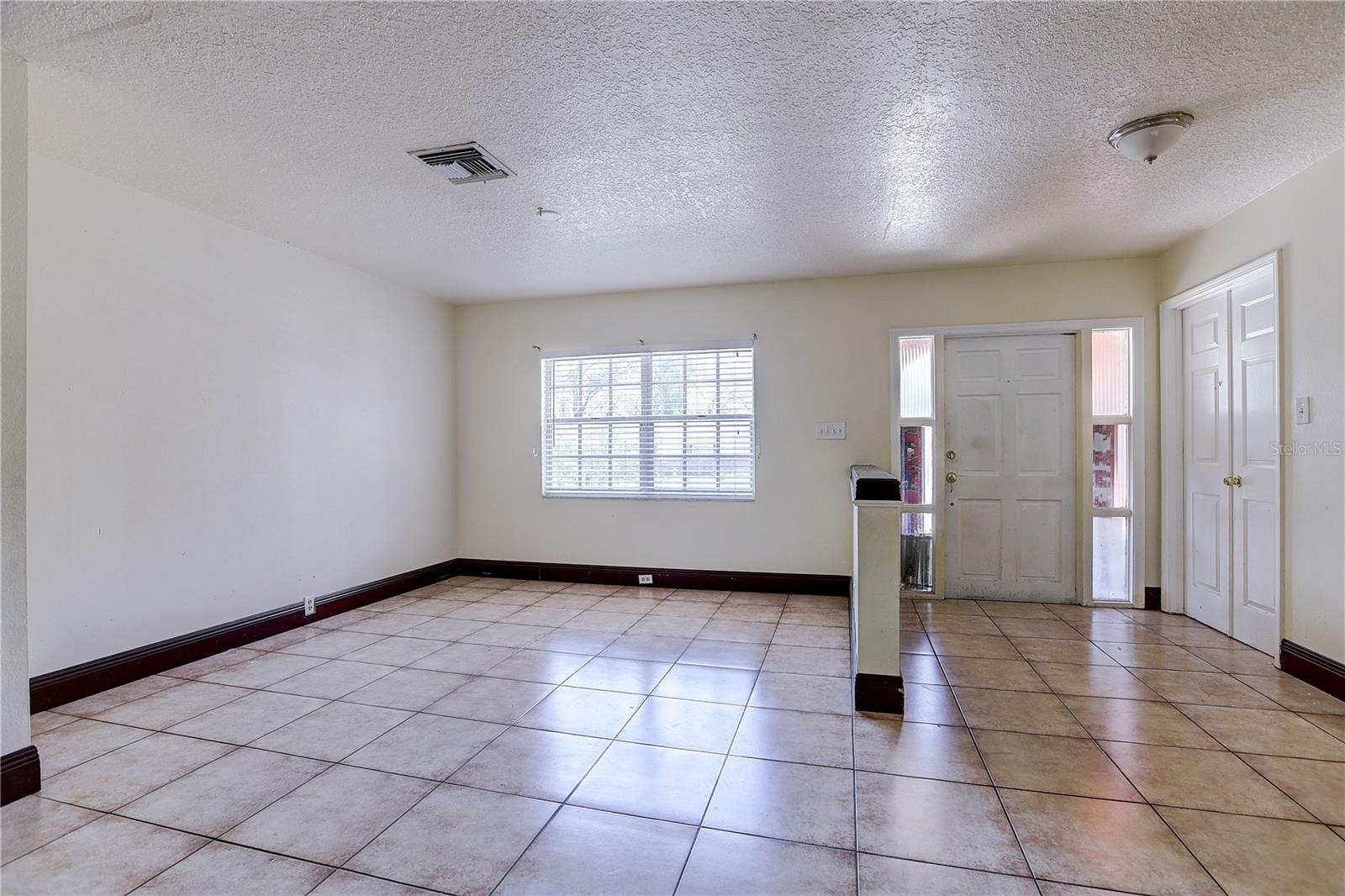 Image 4 of 26 For 7117 Wrenwood Circle