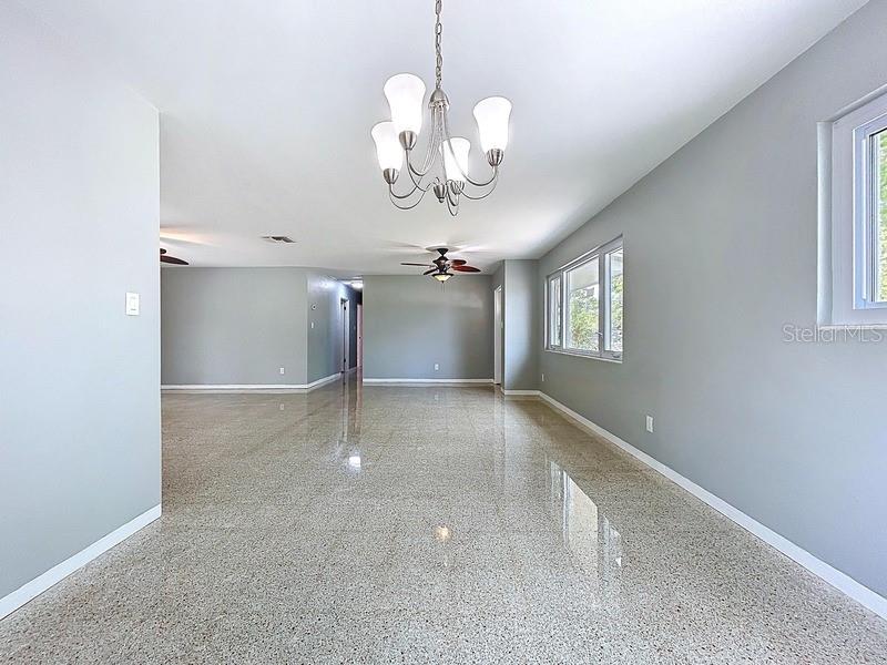 Image 11 of 28 For 6268 39th Avenue N