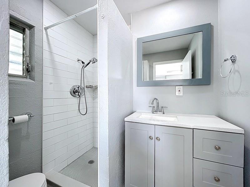 Image 16 of 28 For 6268 39th Avenue N