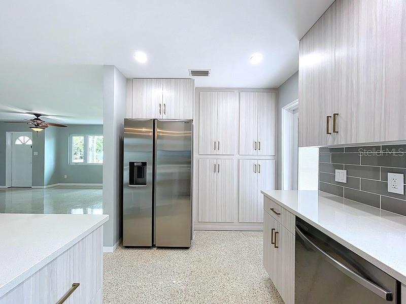 Image 4 of 28 For 6268 39th Avenue N