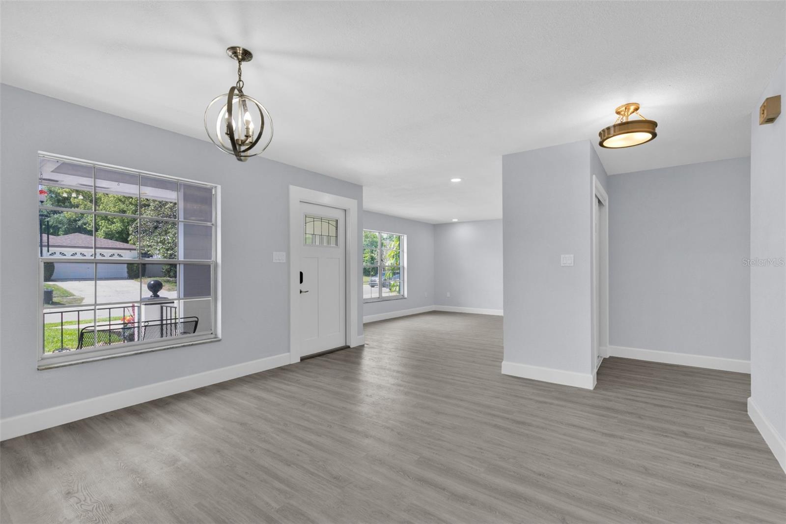 Image 10 of 29 For 1913 Poinsetta Lane