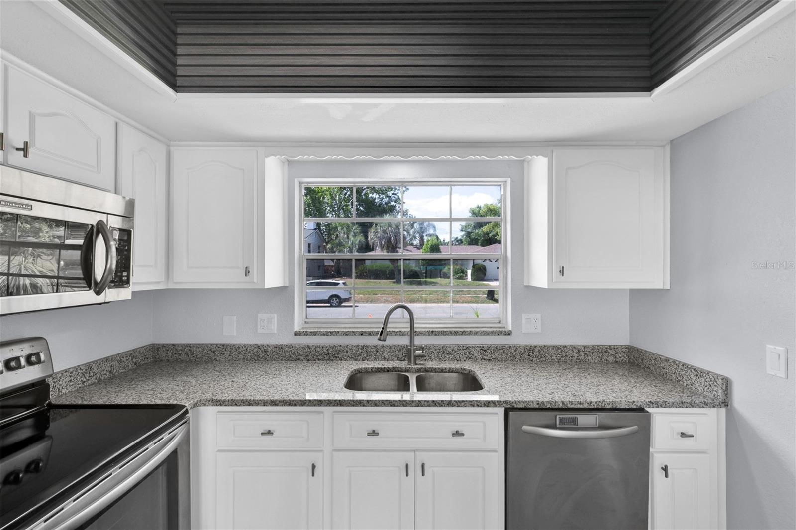 Image 17 of 29 For 1913 Poinsetta Lane