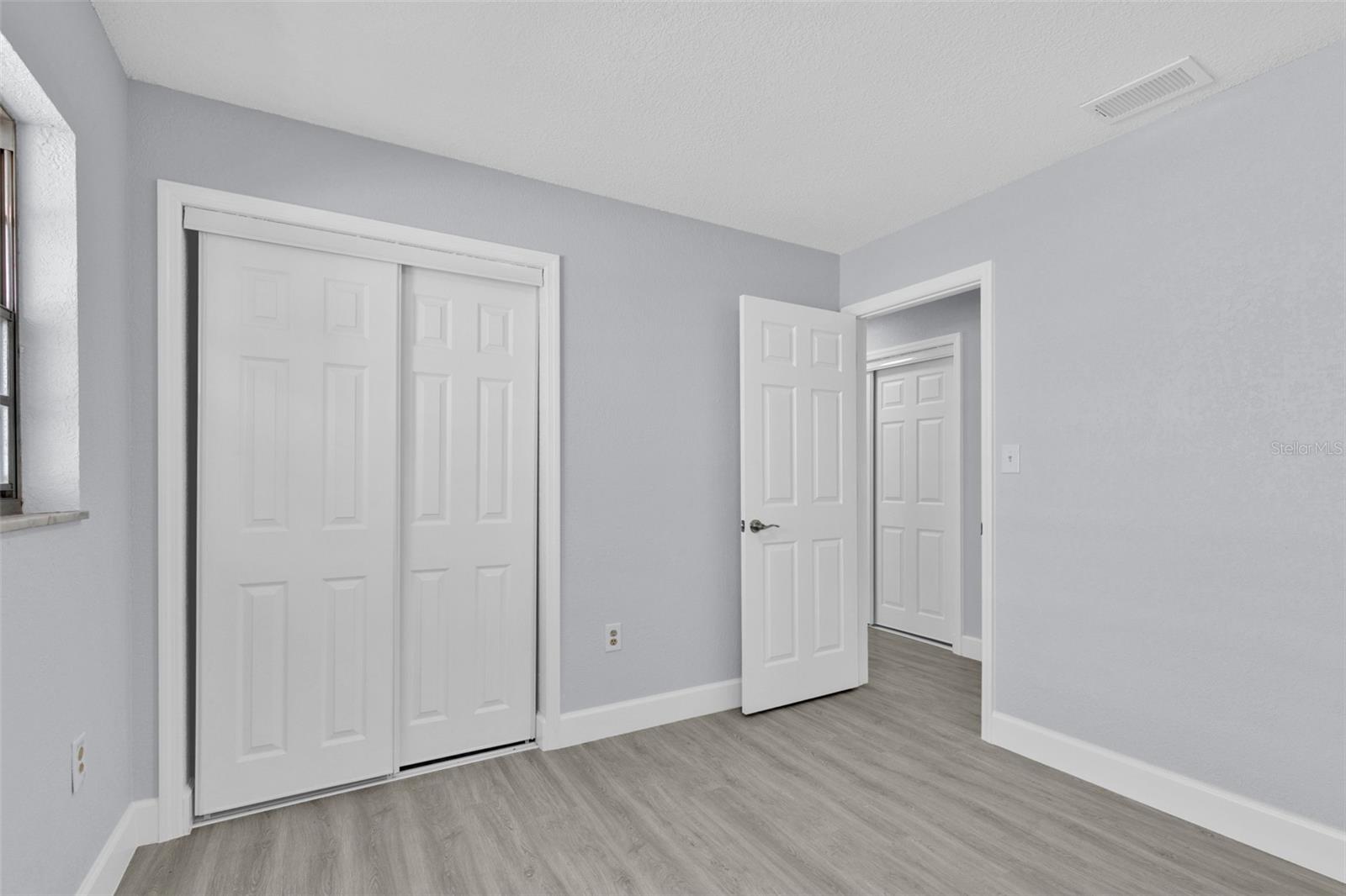Image 18 of 29 For 1913 Poinsetta Lane