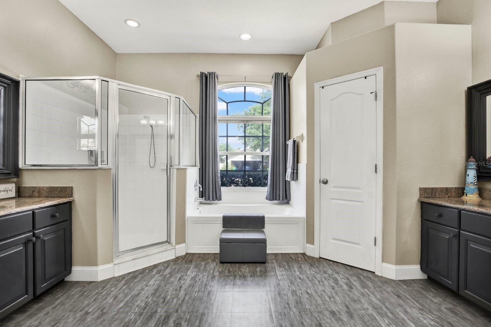 Image 28 of 53 For 25330 Conestoga Drive