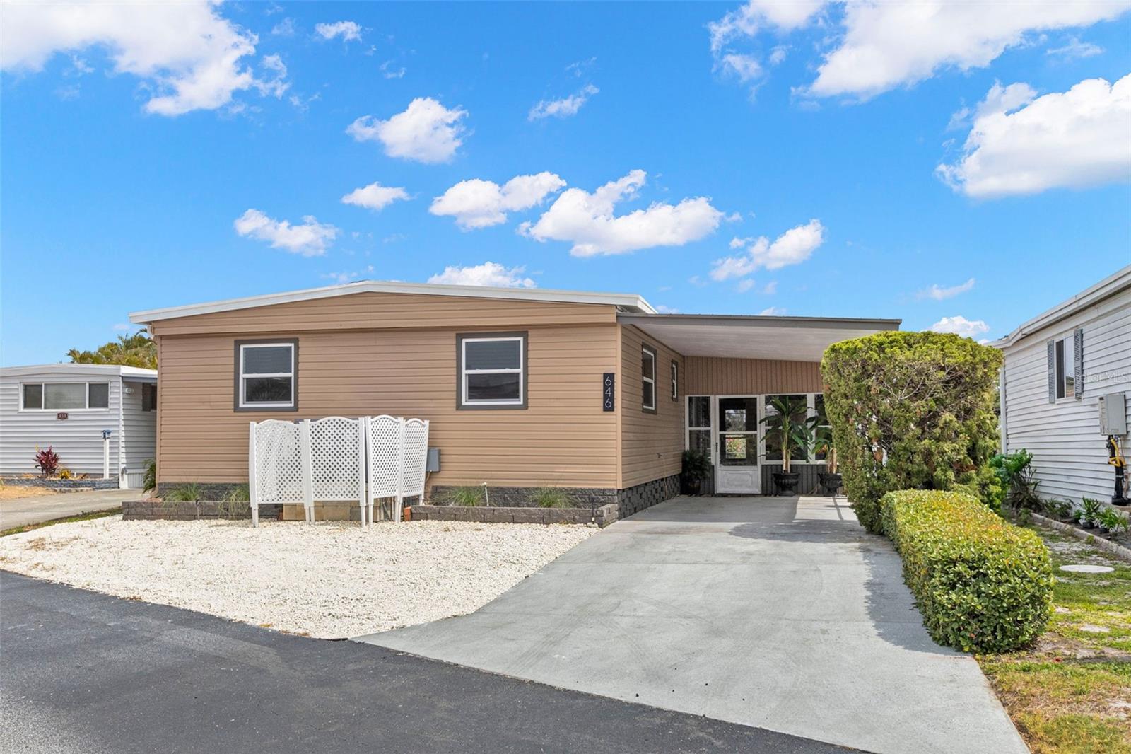 Image 2 of 31 For 646 Mount Oak Avenue Ne 731