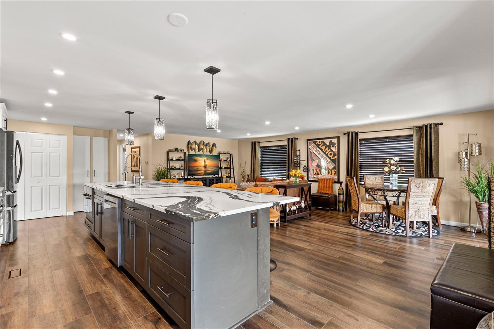 Image 7 of 31 For 646 Mount Oak Avenue Ne 731