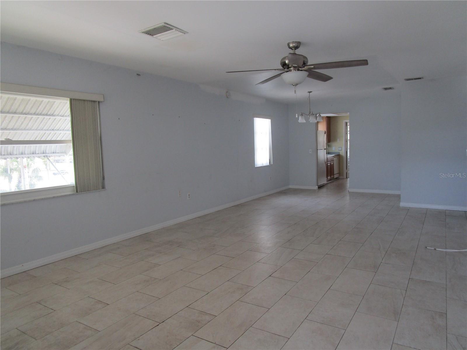 Image 3 of 43 For 6015 19th Street N 301
