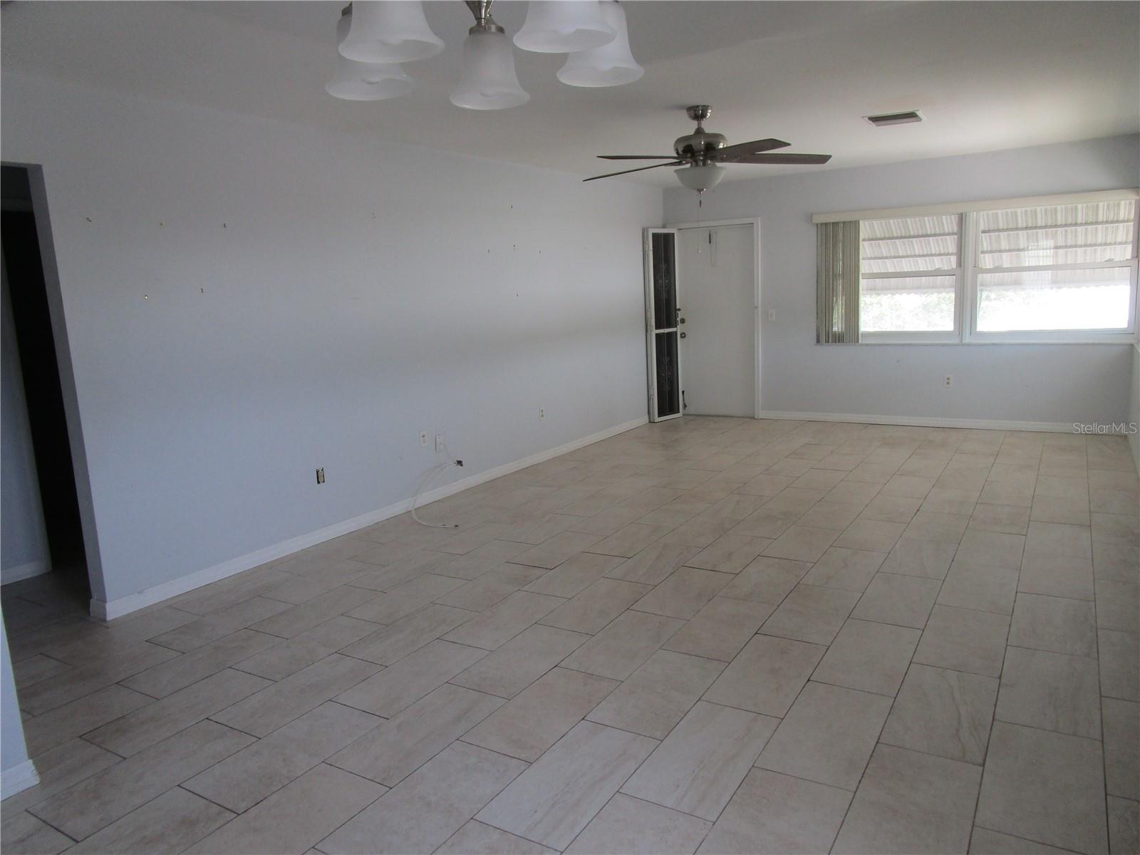 Image 5 of 43 For 6015 19th Street N 301