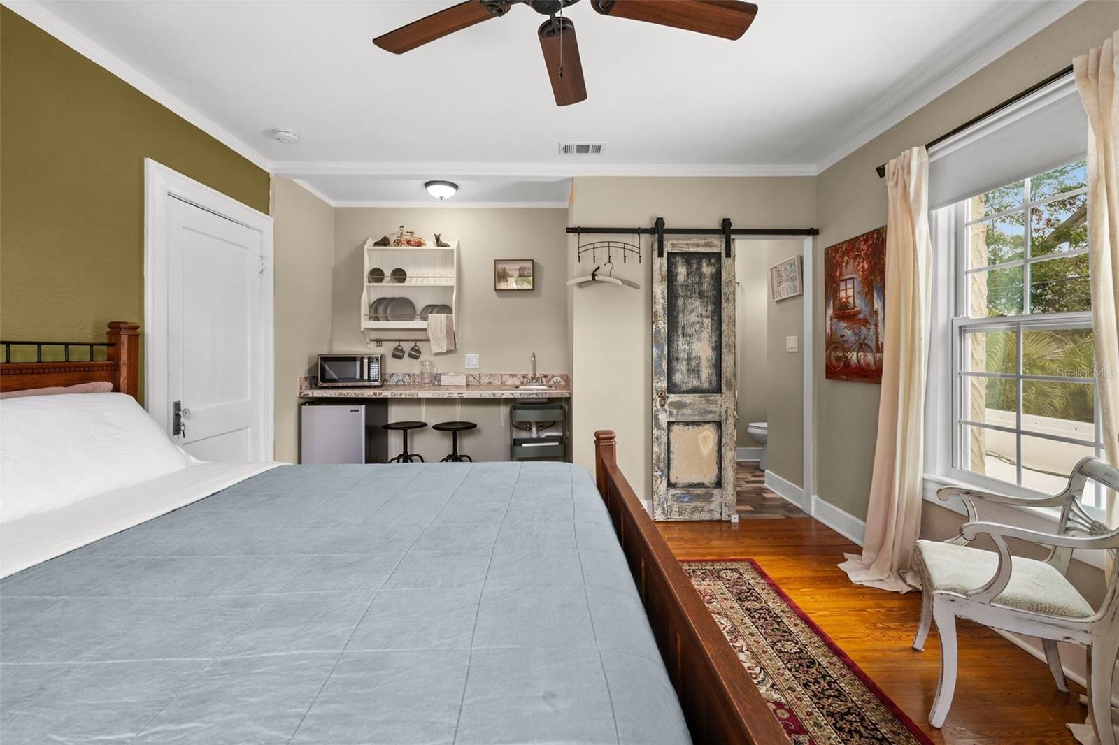 Image 52 of 80 For 325 49th Street N 1