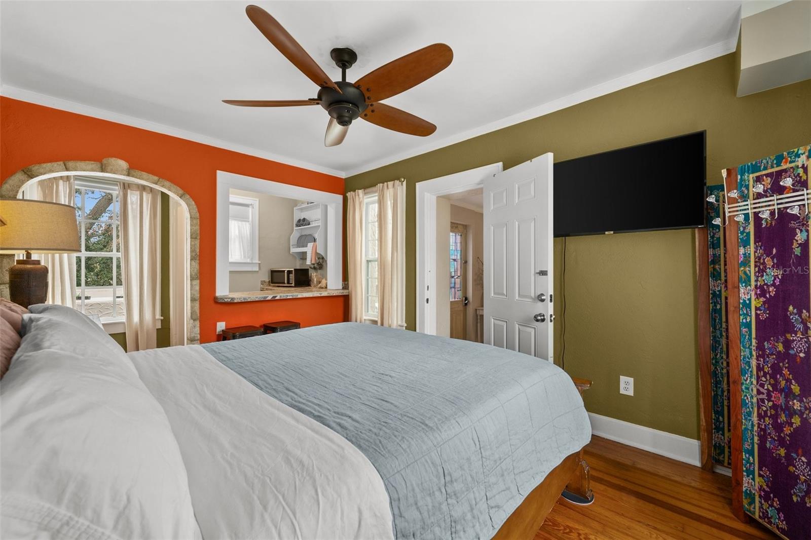 Image 59 of 80 For 325 49th Street N 1