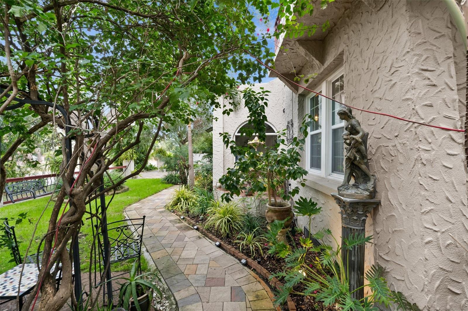 Image 7 of 80 For 325 49th Street N 1