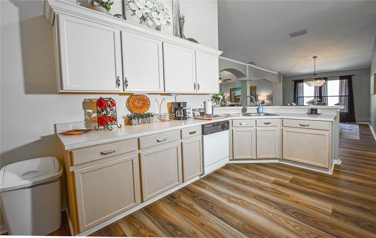 Image 11 of 94 For 2604 Clareside Drive