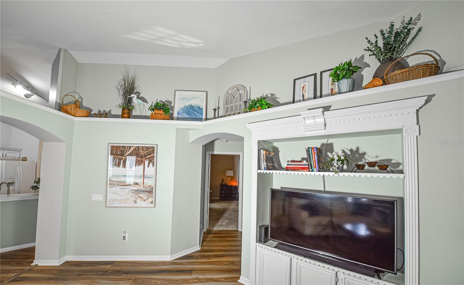 Image 32 of 94 For 2604 Clareside Drive