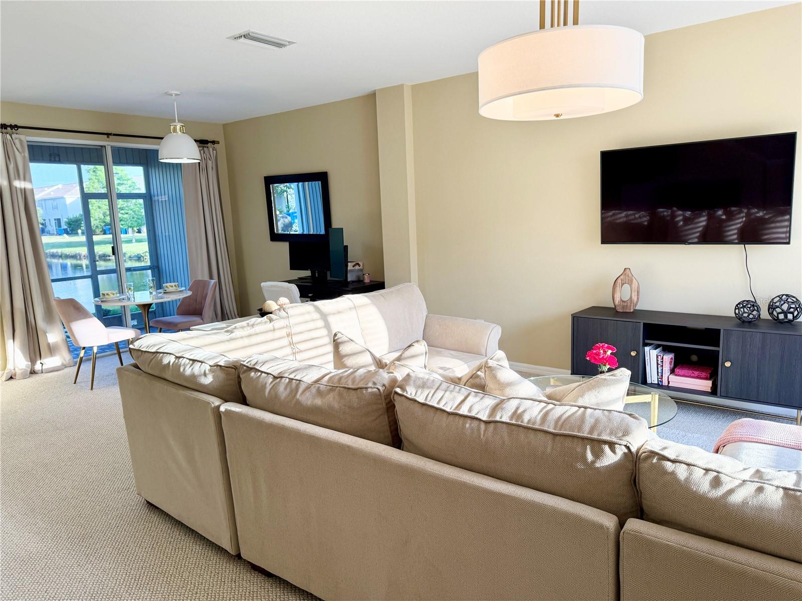 Listing photo id 6 for 12351 Country White Circle