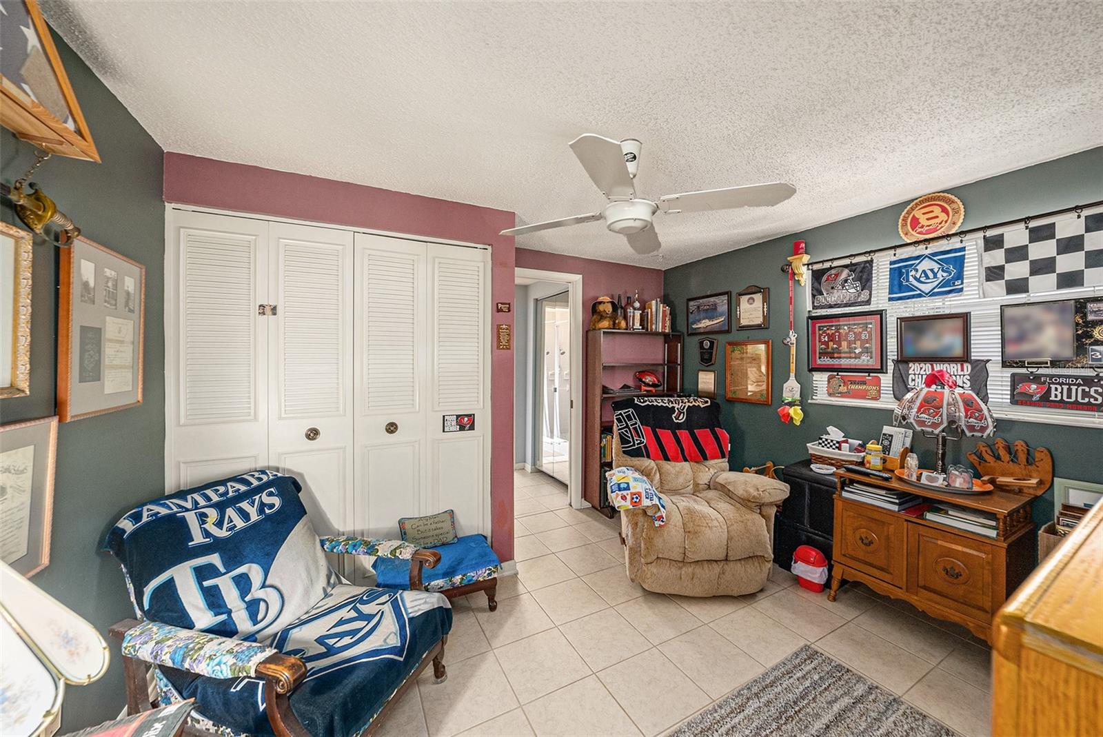 Image 22 of 29 For 616 Highview Circle S