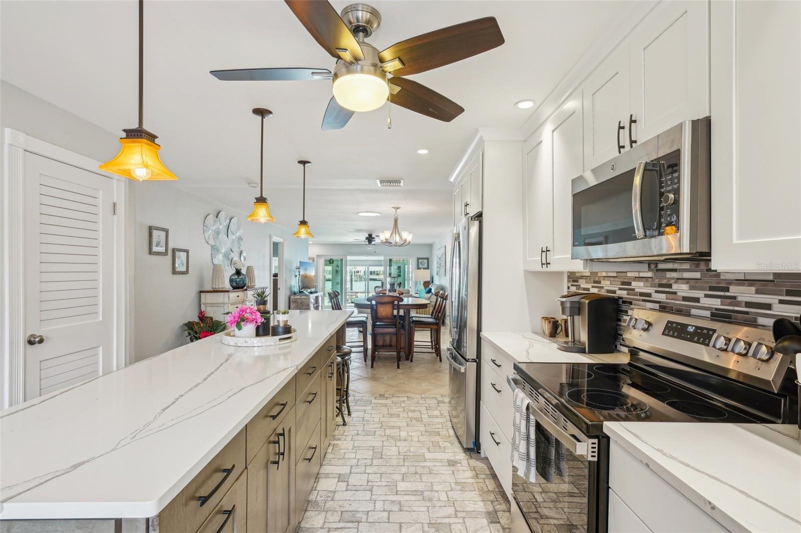 Image 22 of 72 For 467 Boca Ciega Point Boulevard S