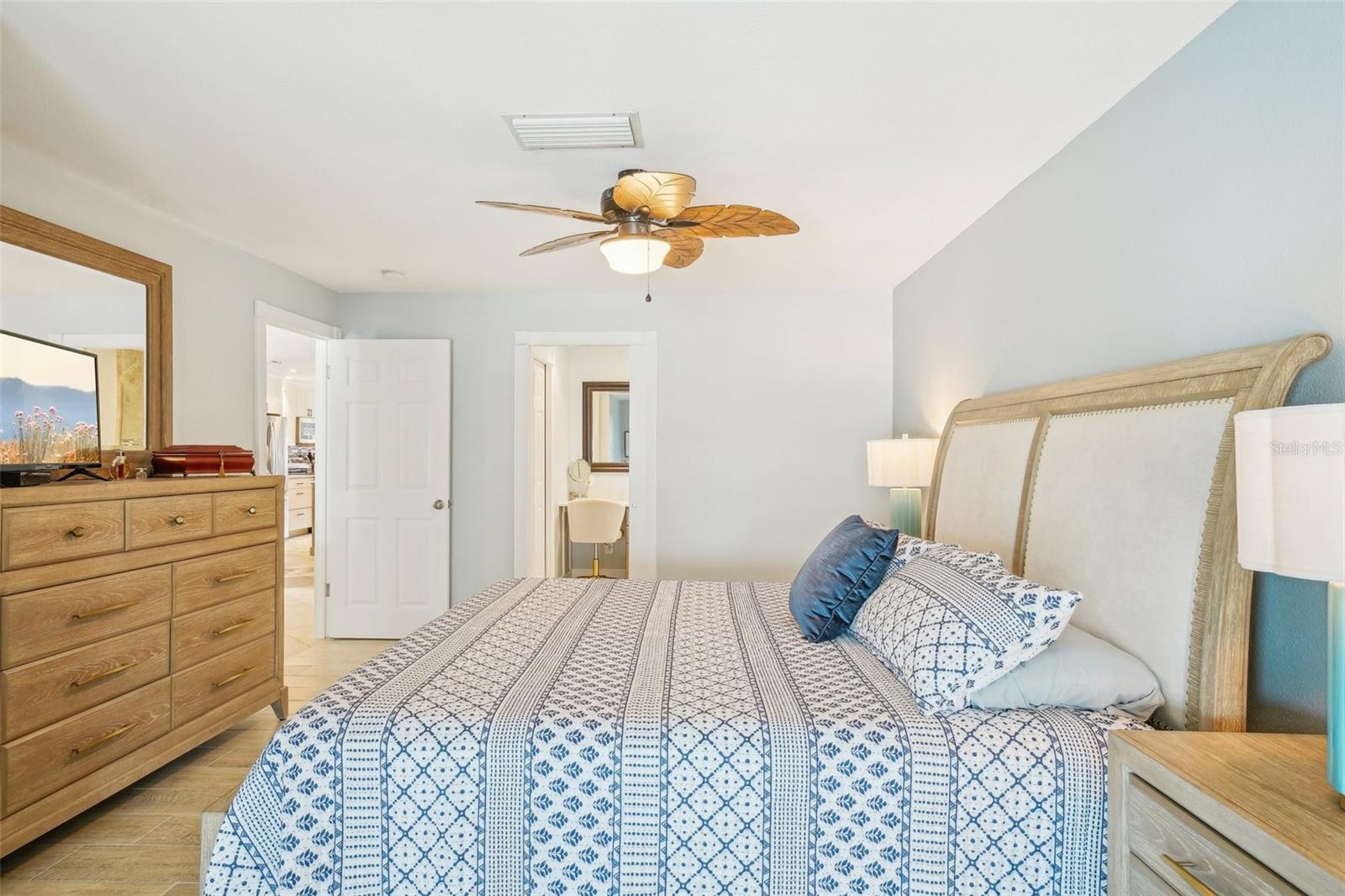 Image 37 of 72 For 467 Boca Ciega Point Boulevard S