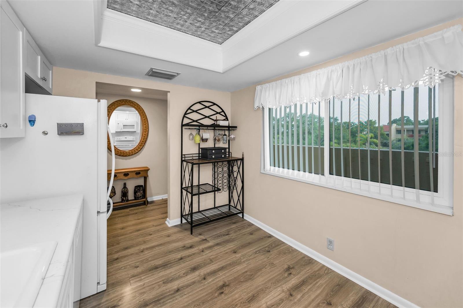 Image 10 of 60 For 3062 Eastland Boulevard 402