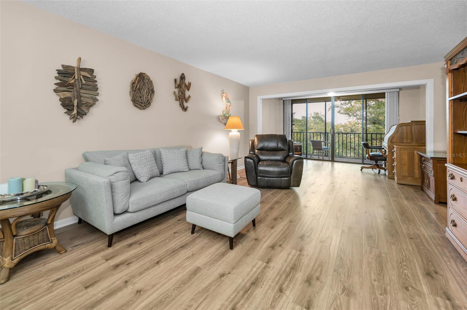 Image 12 of 60 For 3062 Eastland Boulevard 402