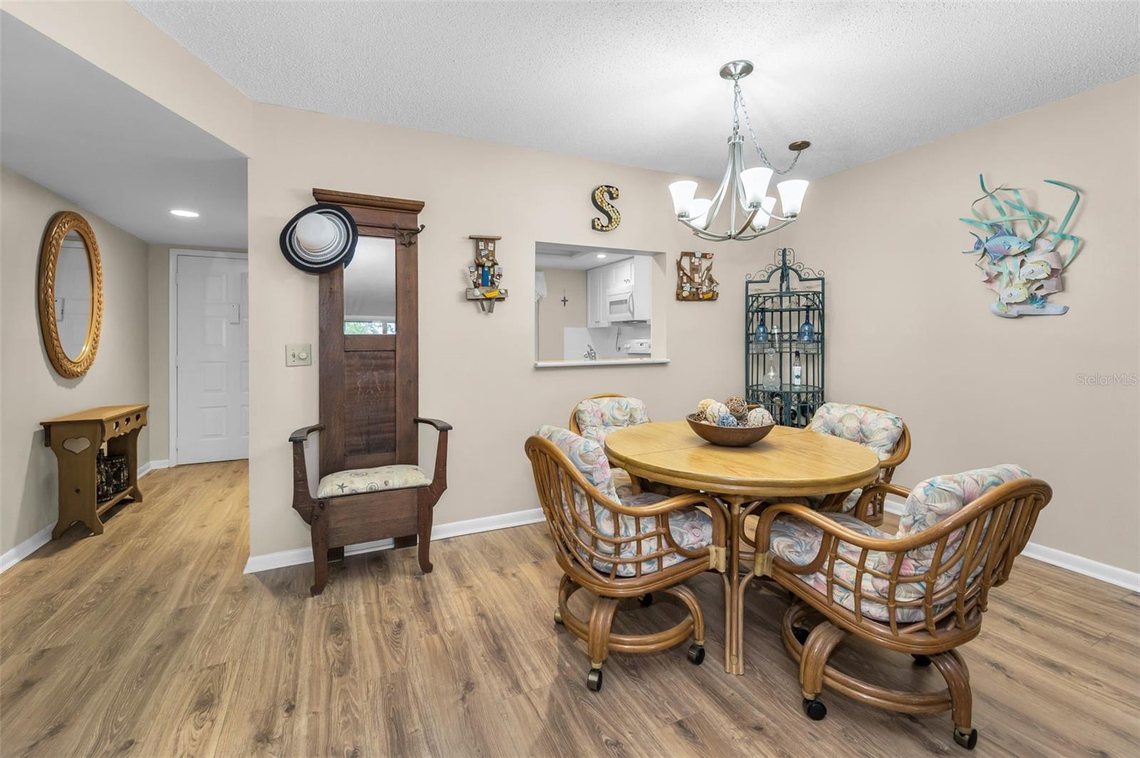 Image 14 of 60 For 3062 Eastland Boulevard 402