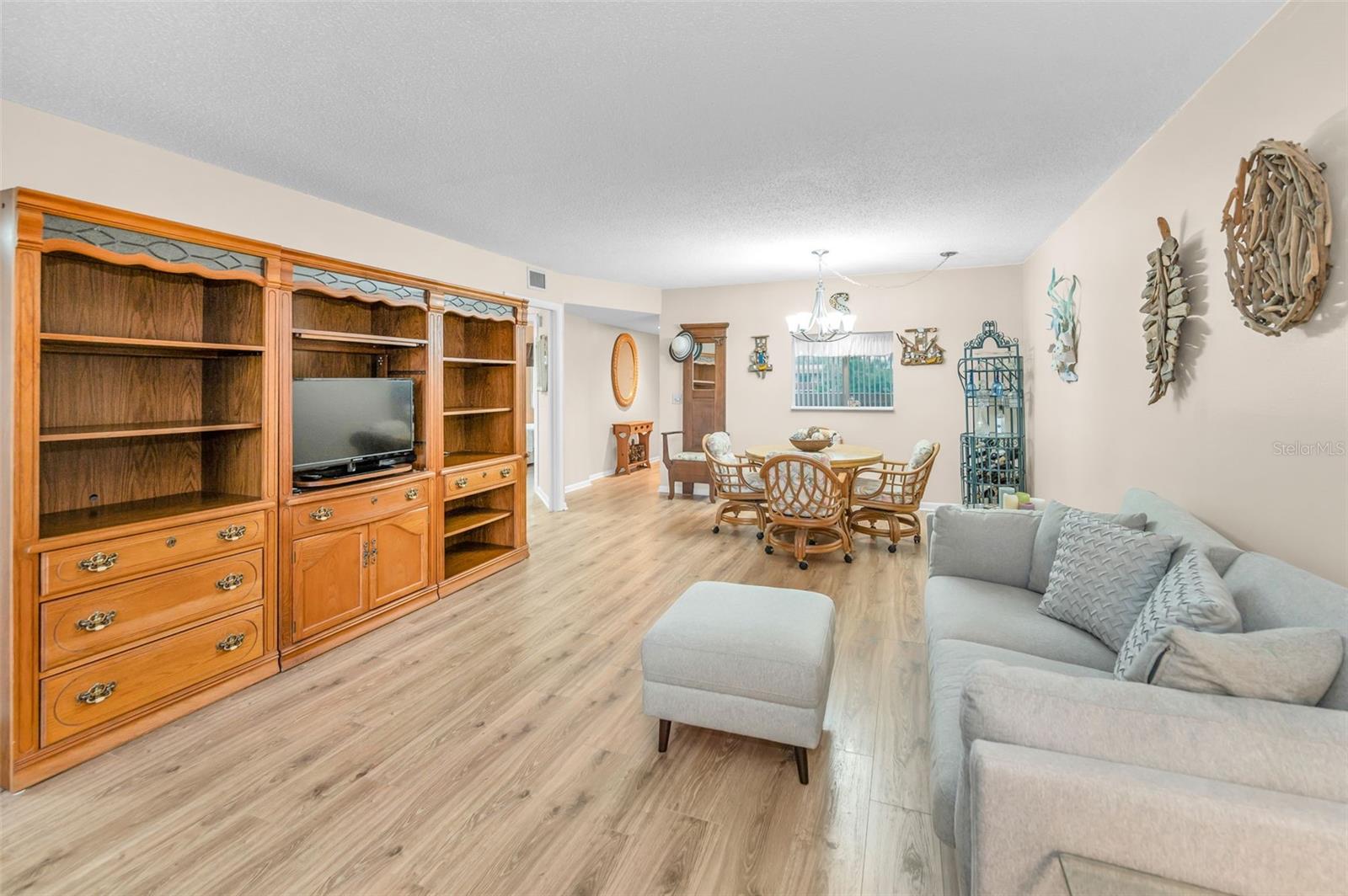 Image 15 of 60 For 3062 Eastland Boulevard 402