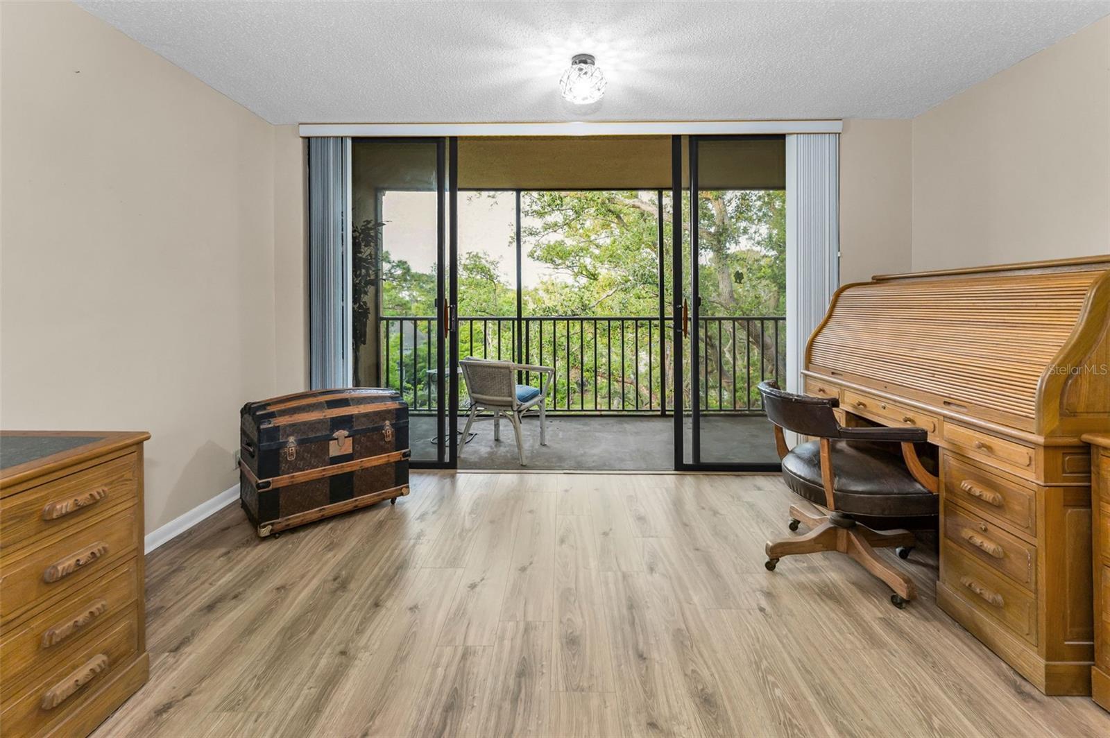 Image 20 of 60 For 3062 Eastland Boulevard 402