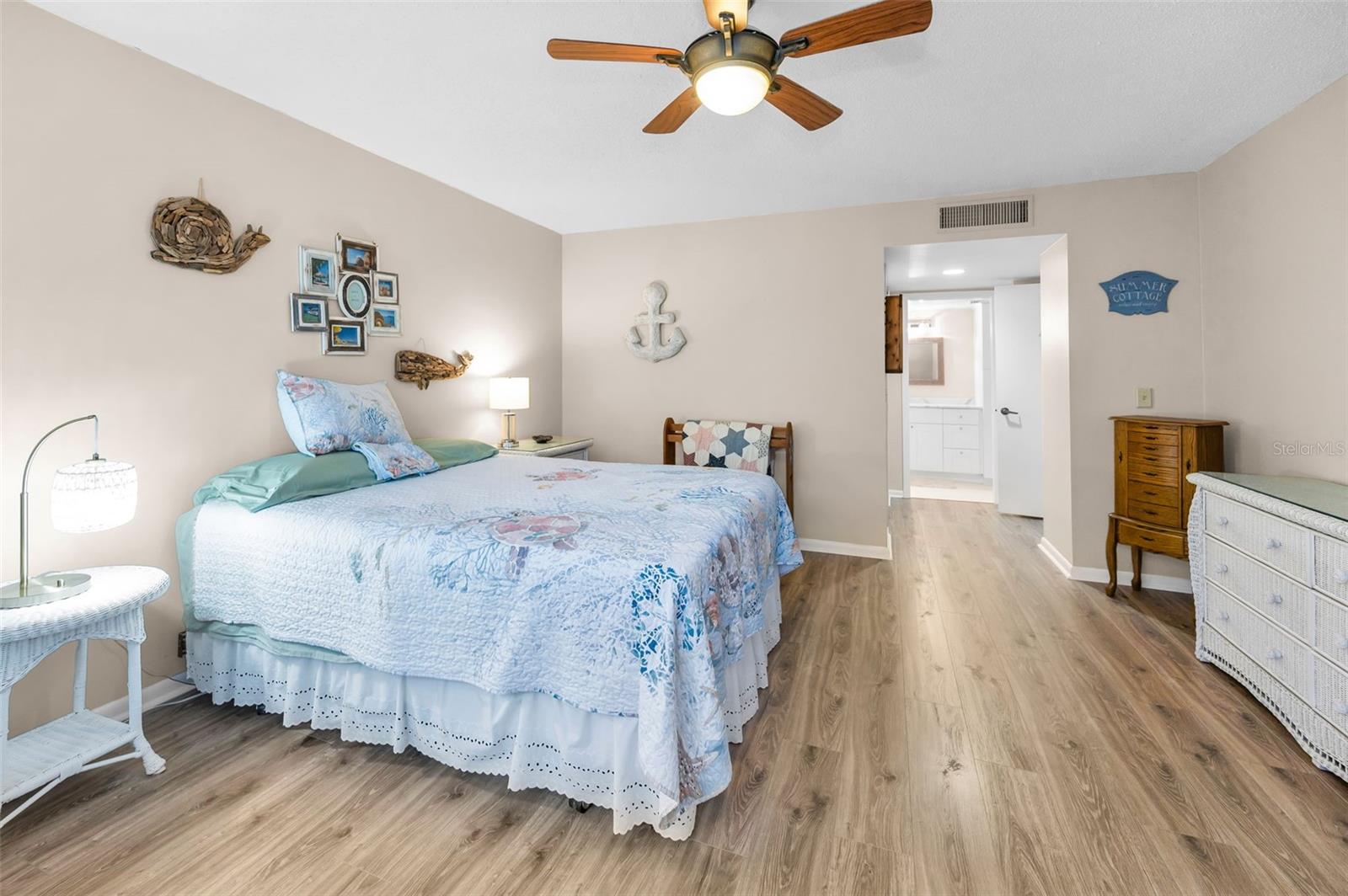 Image 25 of 60 For 3062 Eastland Boulevard 402