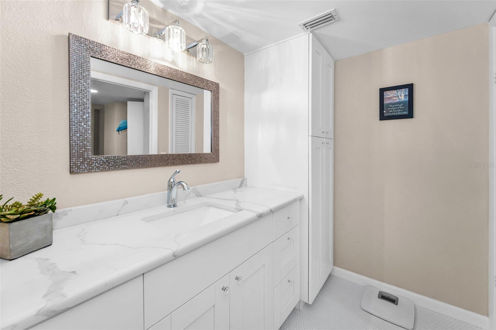 Image 29 of 60 For 3062 Eastland Boulevard 402
