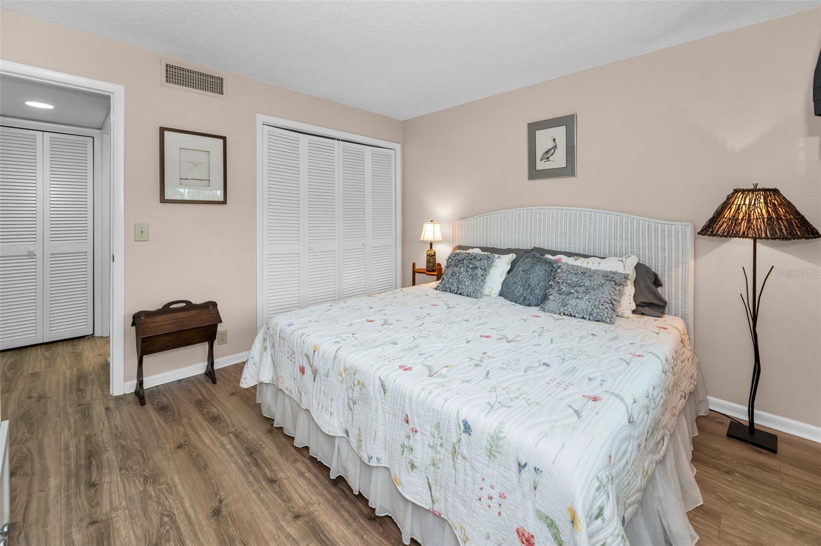 Image 34 of 60 For 3062 Eastland Boulevard 402