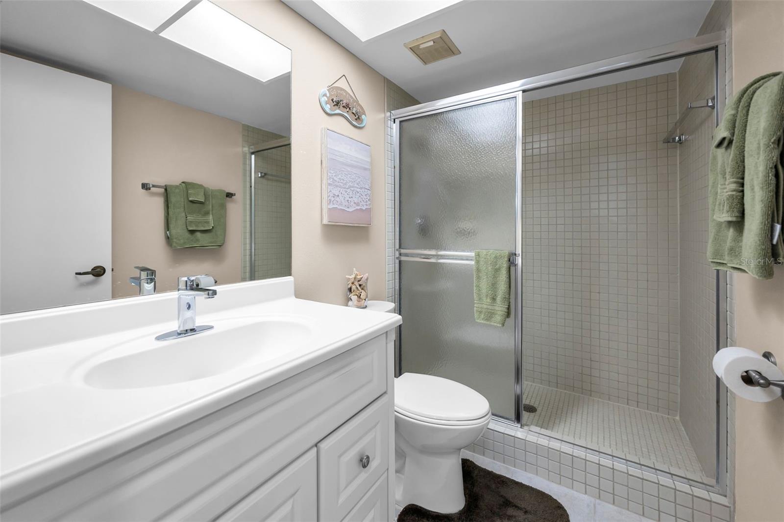 Image 37 of 60 For 3062 Eastland Boulevard 402