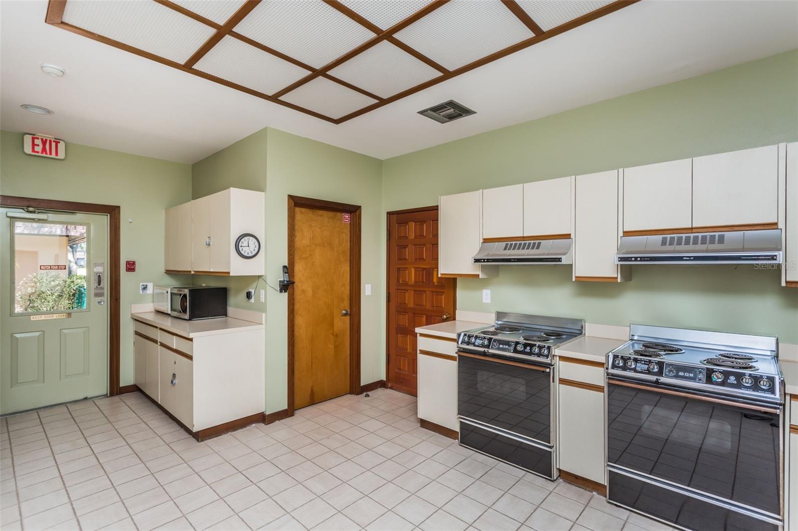 Image 48 of 60 For 3062 Eastland Boulevard 402