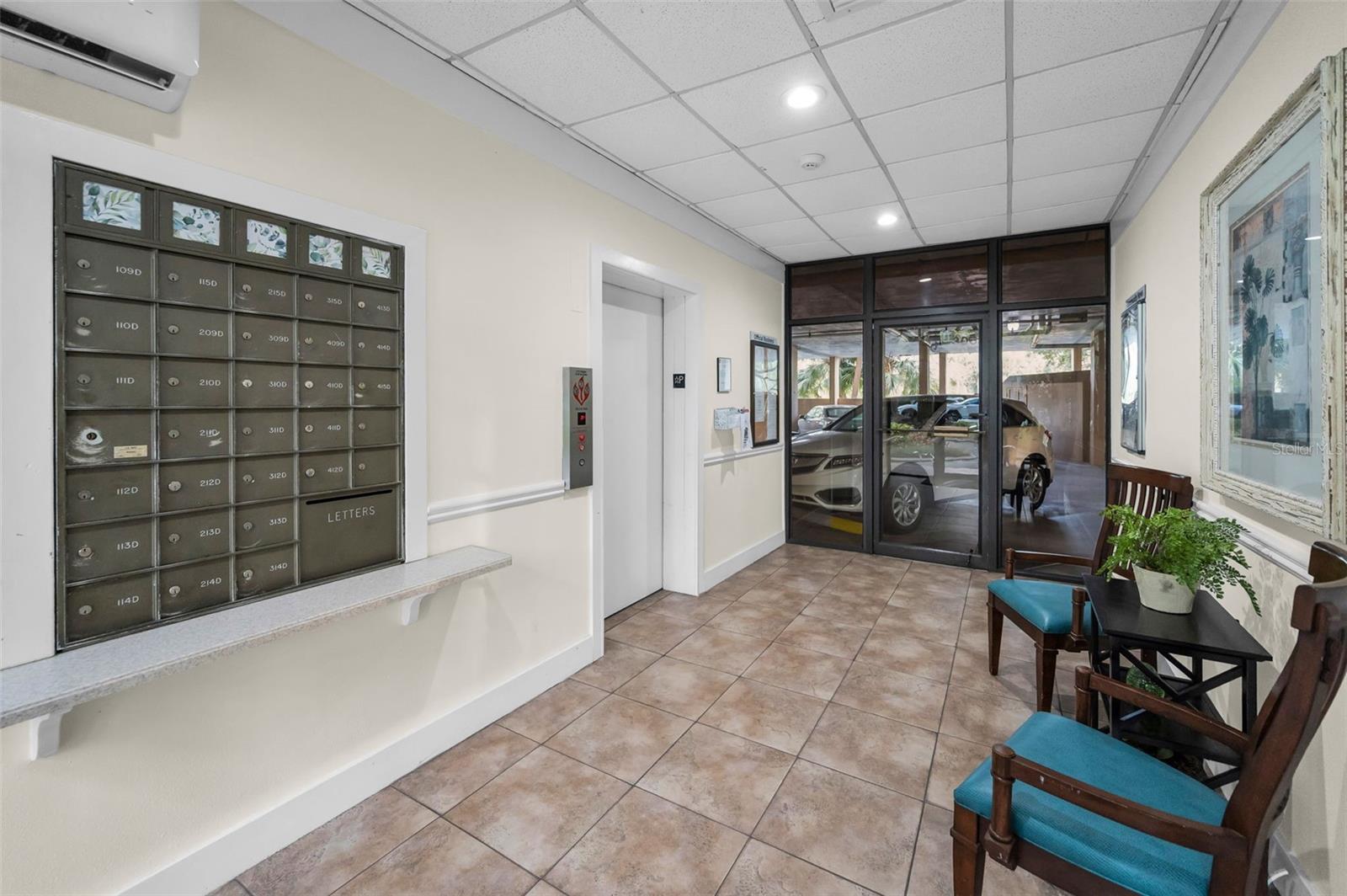 Image 5 of 60 For 3062 Eastland Boulevard 402