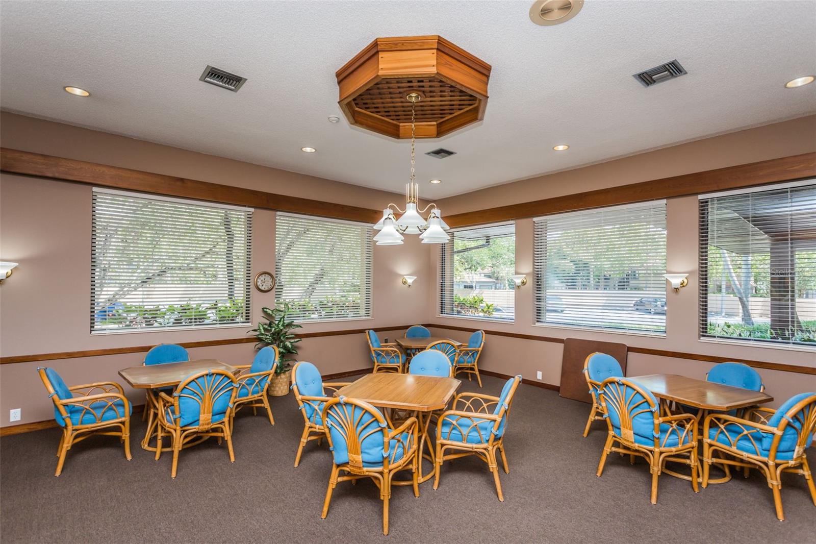 Image 58 of 60 For 3062 Eastland Boulevard 402
