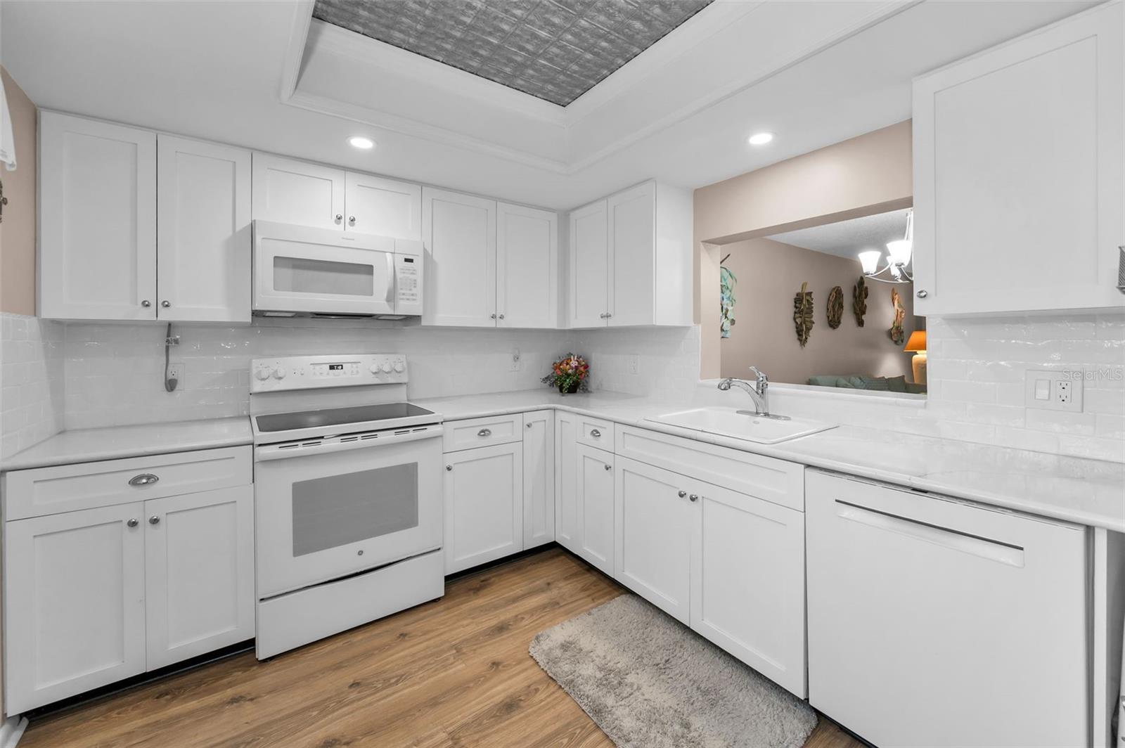 Image 8 of 60 For 3062 Eastland Boulevard 402