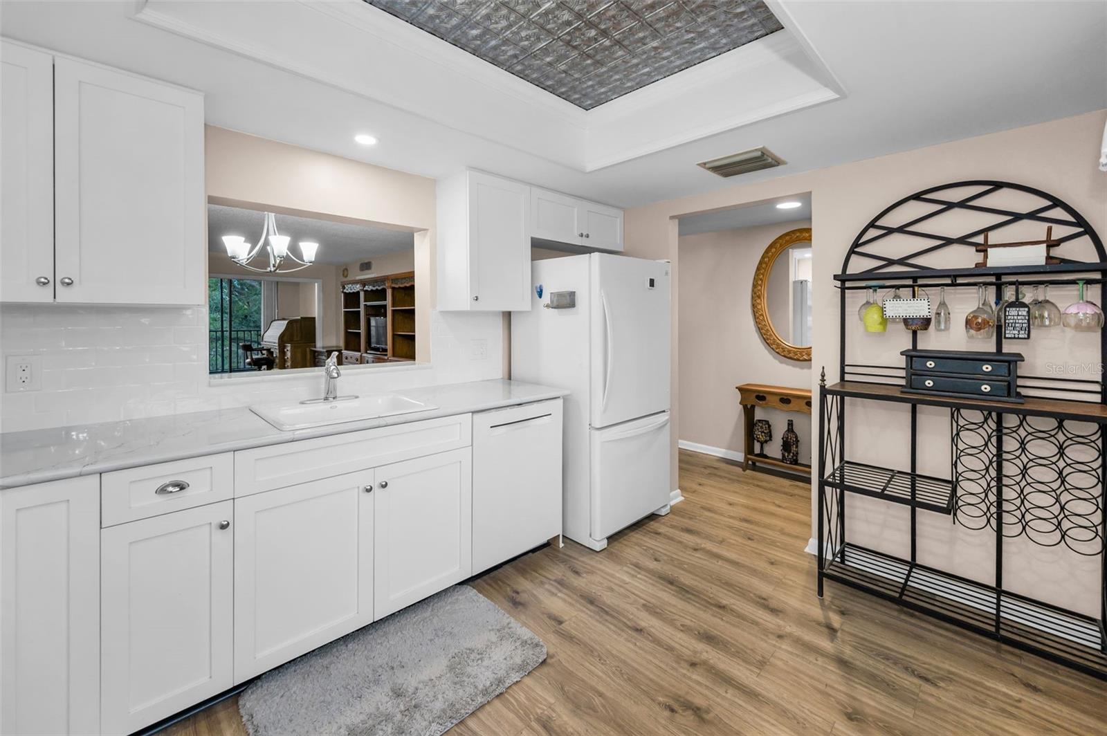 Image 9 of 60 For 3062 Eastland Boulevard 402