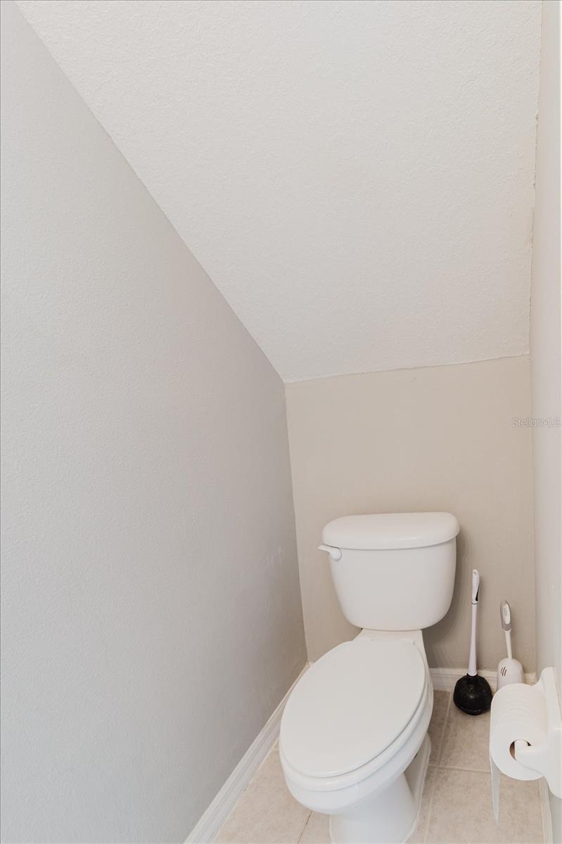 Listing photo id 12 for 6260 Olivedale Drive