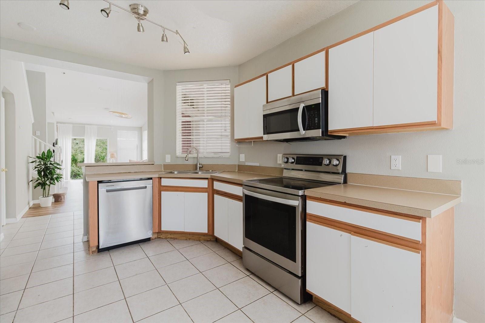 Listing photo id 16 for 6260 Olivedale Drive