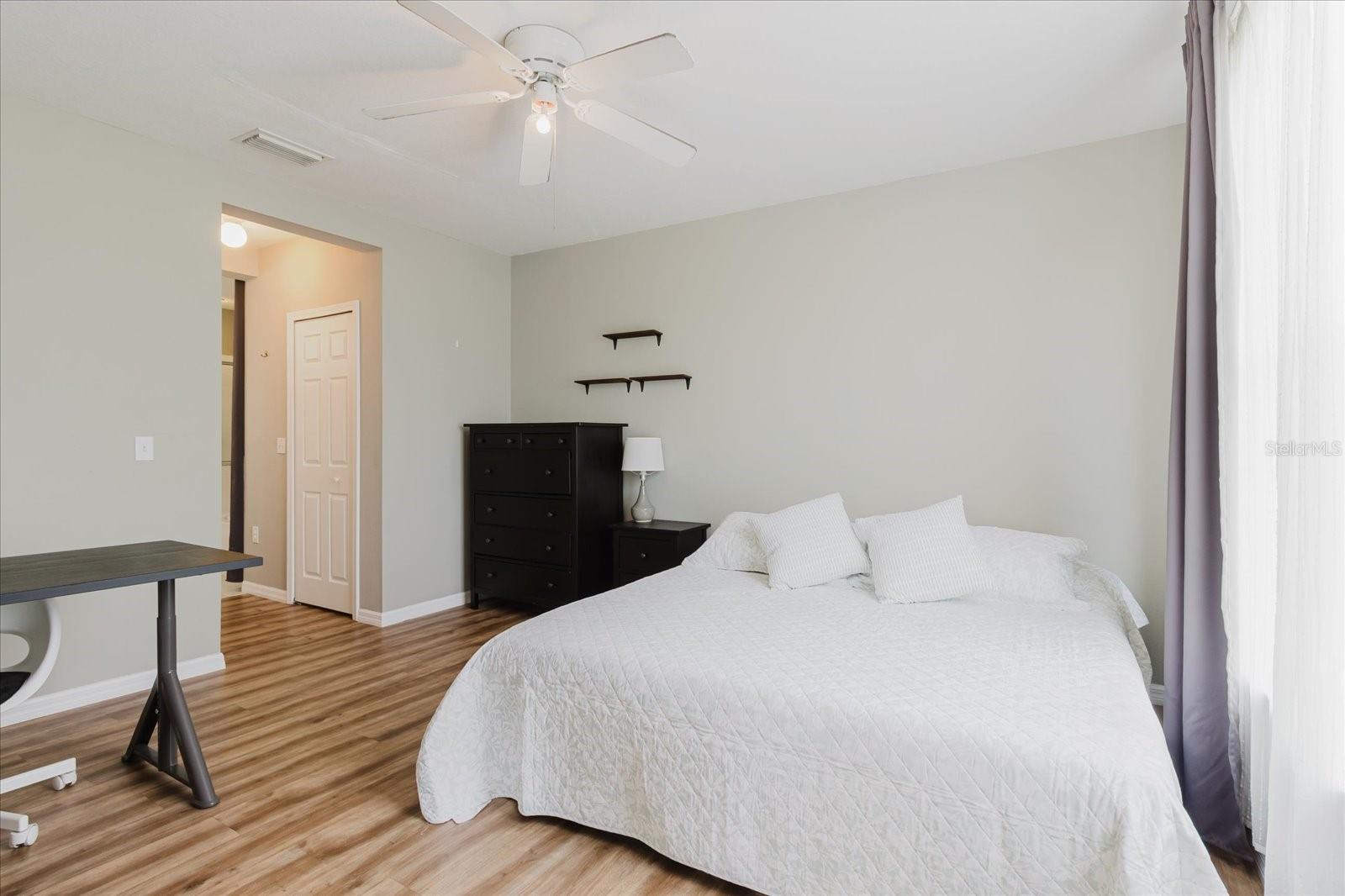Listing photo id 25 for 6260 Olivedale Drive